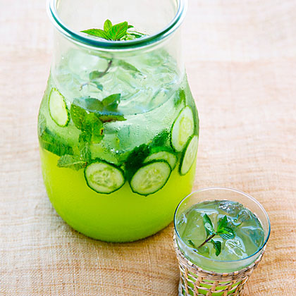 su-Cucumber Mint Spritzer