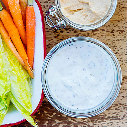 su-Zaatar Yogurt Dip and Vegetables