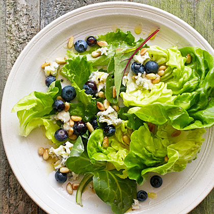 su-Blueberry Gorgonzola Salad