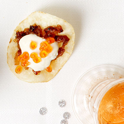 su-Onion and Caviar Chips with Spicy Crème Fraîche