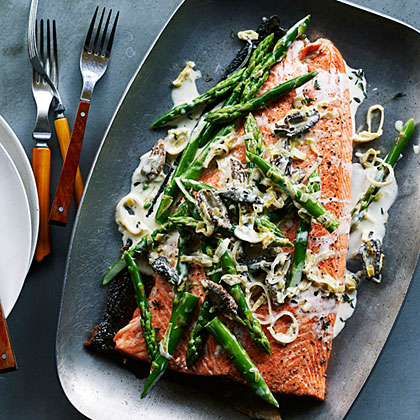 su – Grilled King Salmon with Asparagus, Morels, and Leeks