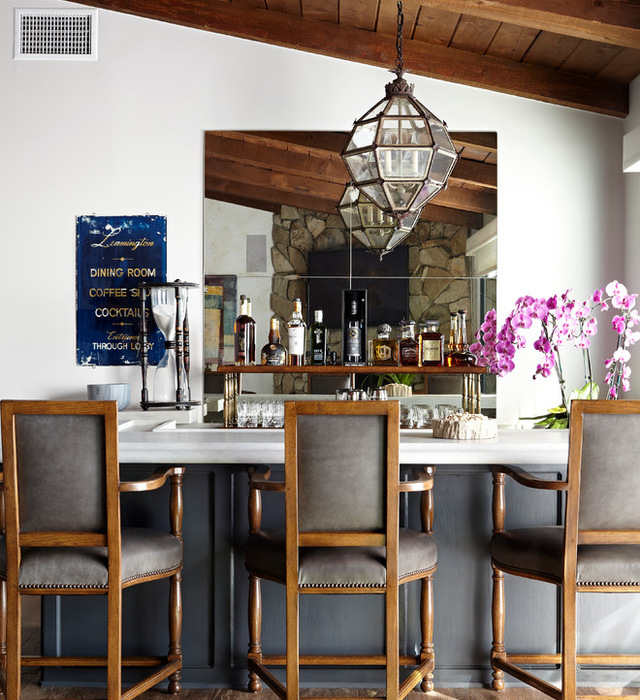 5 ways to decorate with vintage signs