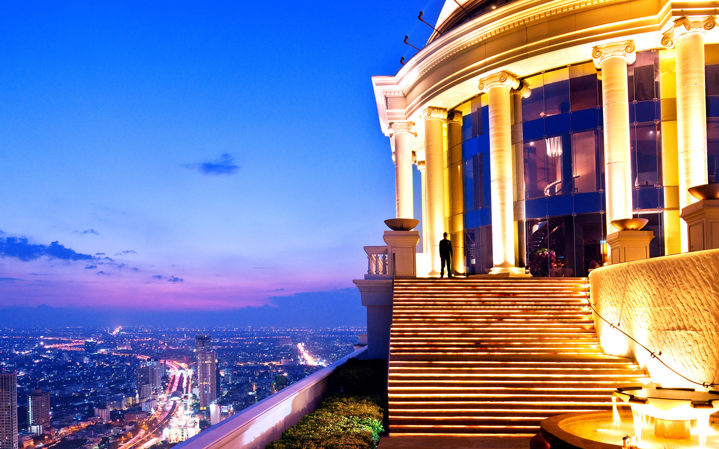 the-flute-a-perrier-jouet-bar-in-bangkok-thailand