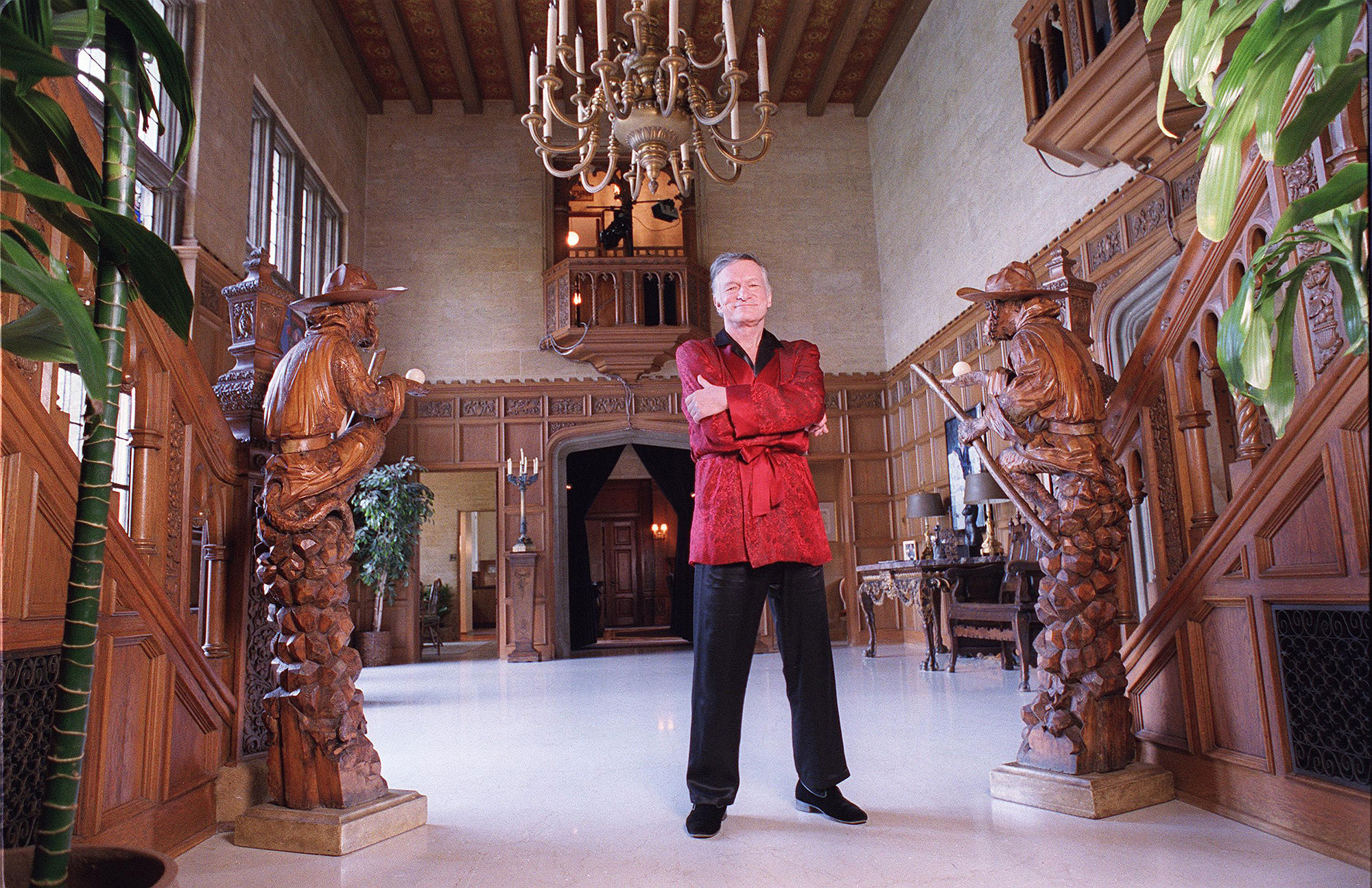 inside-hugh-hefners-playboy-mansion