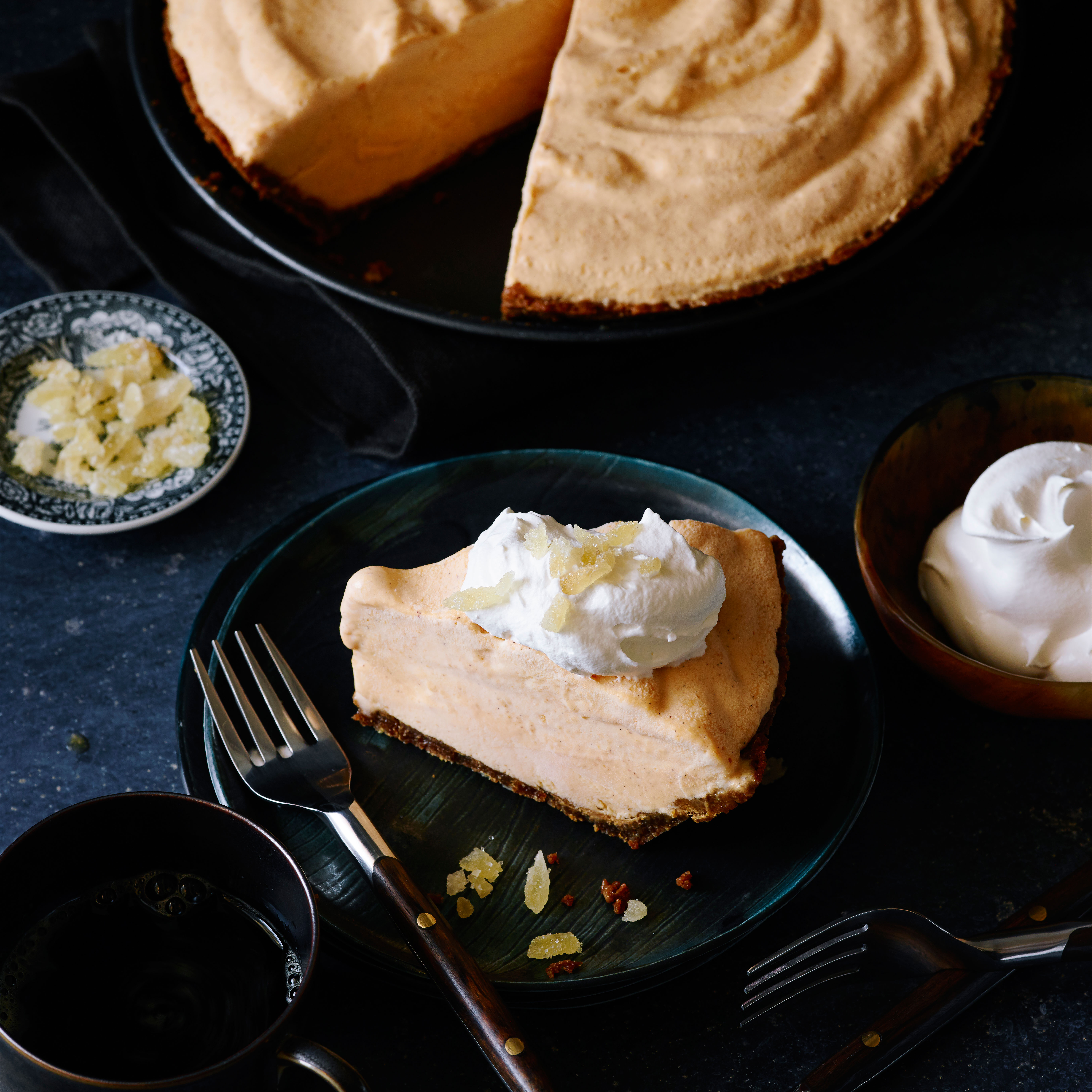 su-Pumpkin Ice Cream Gingersnap Pie Image