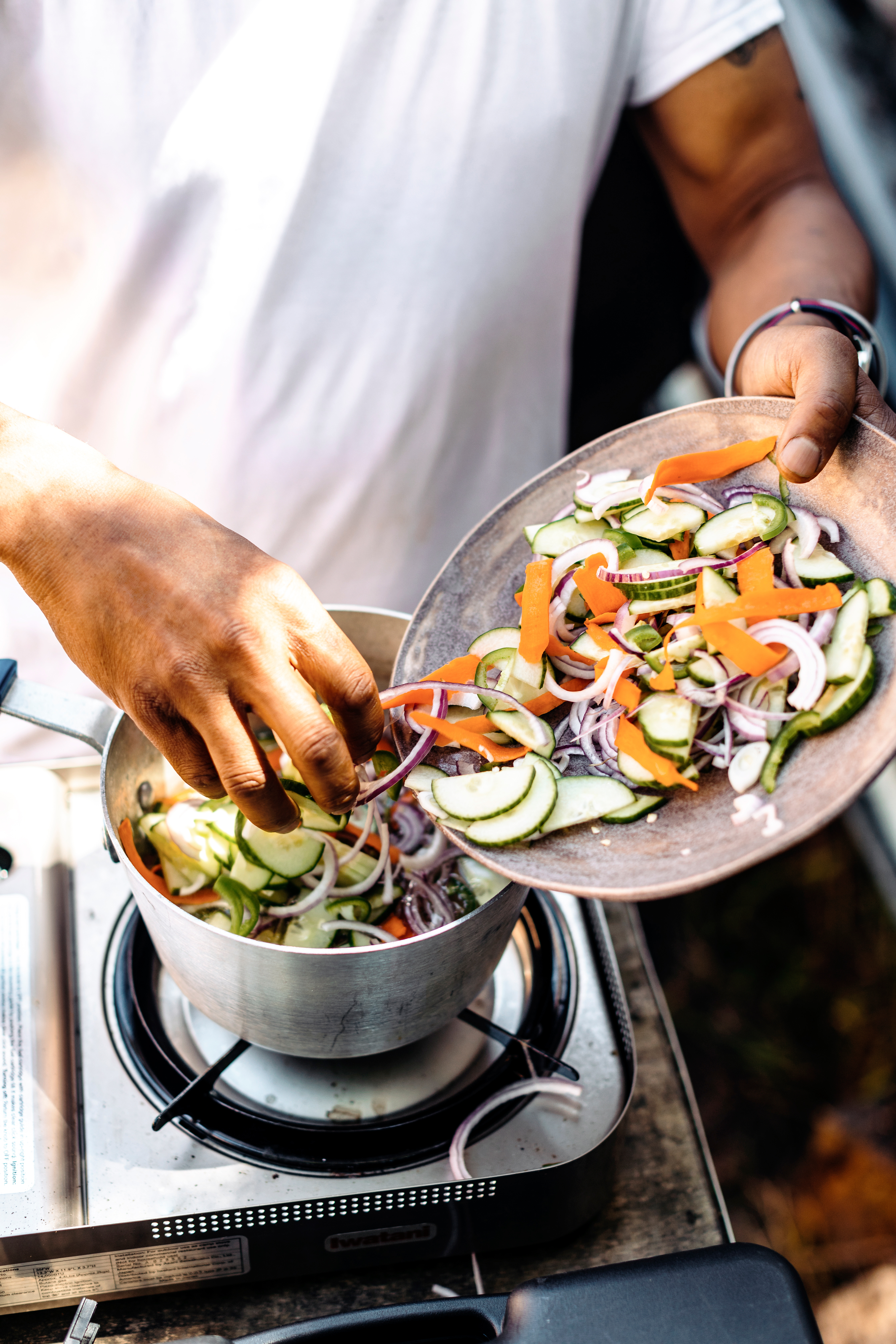 su- Quick Cucumber-Carrot-Pickle Slaw