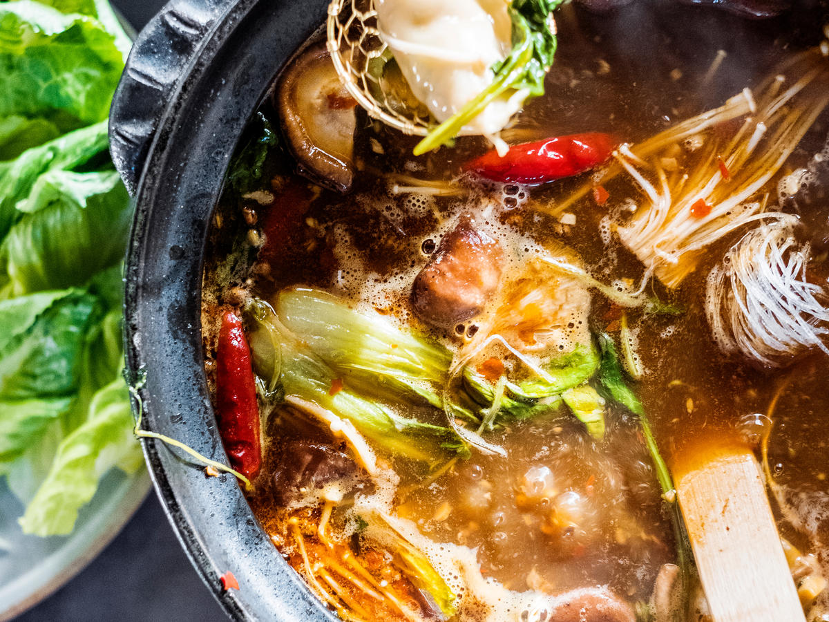 ASIAN HOT POT BROTH WITH TANGY CHILI SAUCE