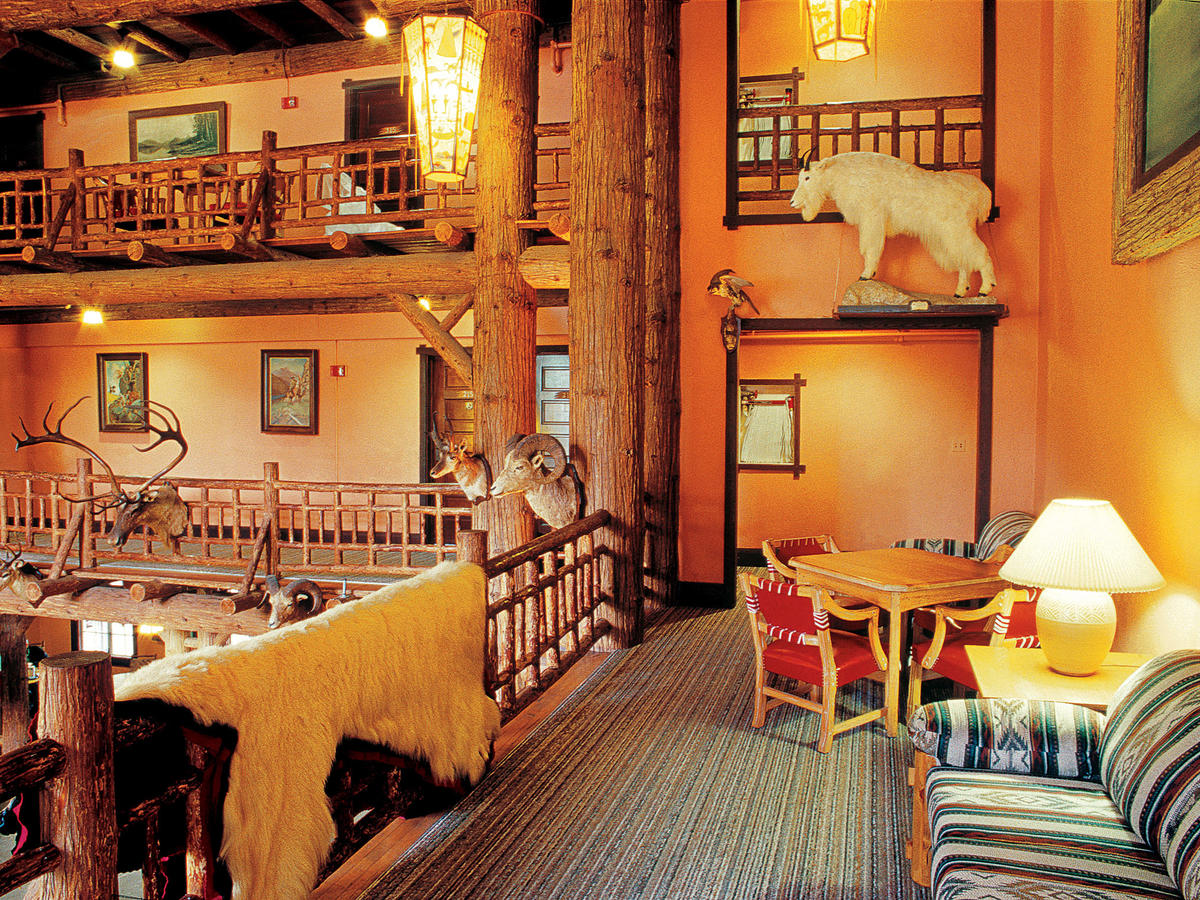 lake mcdonald lodge dining room