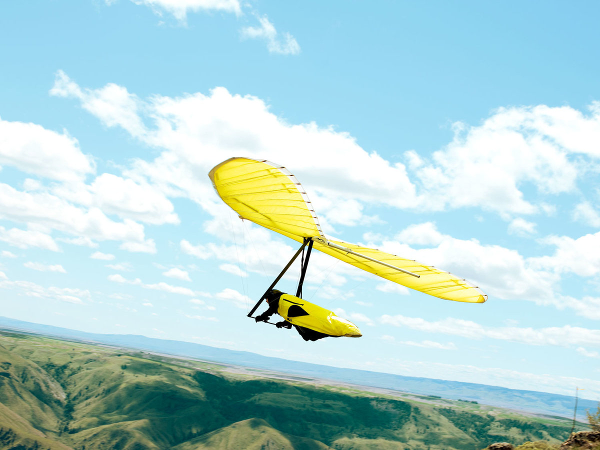 Hang gliding over Lake Chalen, WA