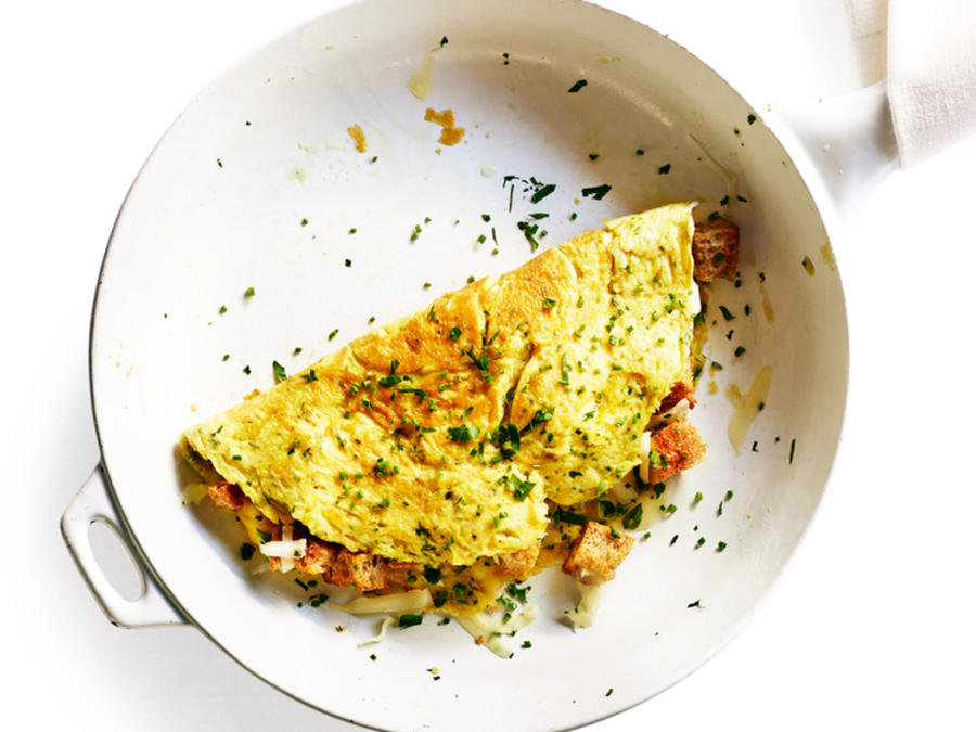 Crouton and Cheese Omelet Recipe - Sunset Magazine