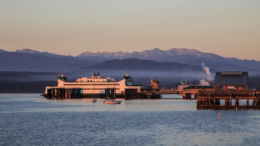 A crazy boat race to Alaska, the prettiest treehouses in Oregon, a jazz fest hits Hollywood—and more!