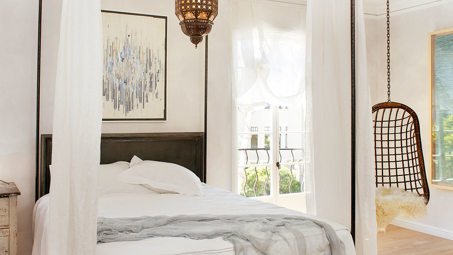 How to Decorate for Your Bed Style