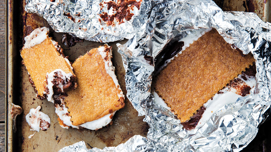 14 Delicious S’mores & Camping Desserts