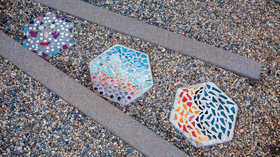 create-a-gallery-with-pavers