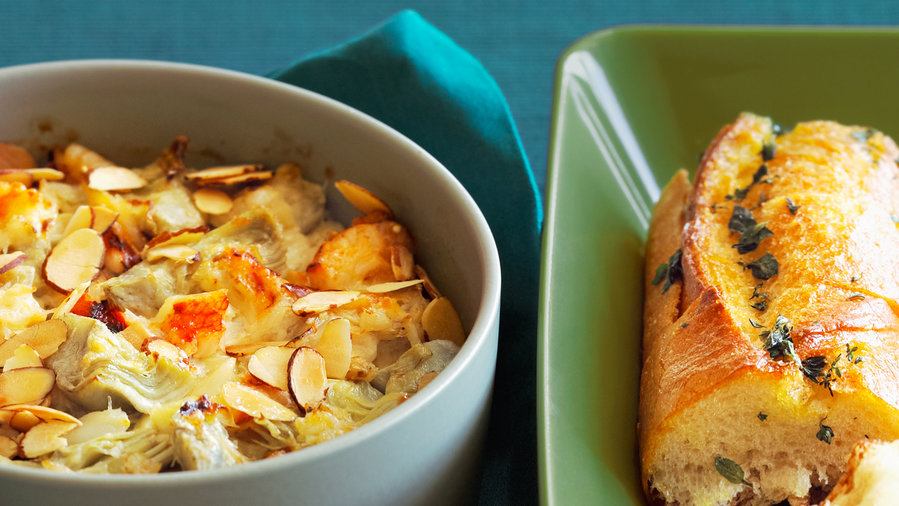 Warm Crab and Artichoke Dip with French Bread