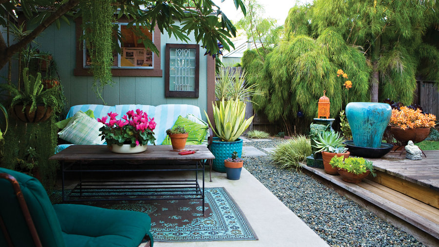 18 Ideas For Styling Outdoor Rugs, Can You Put An Outdoor Rug On A Concrete Patio