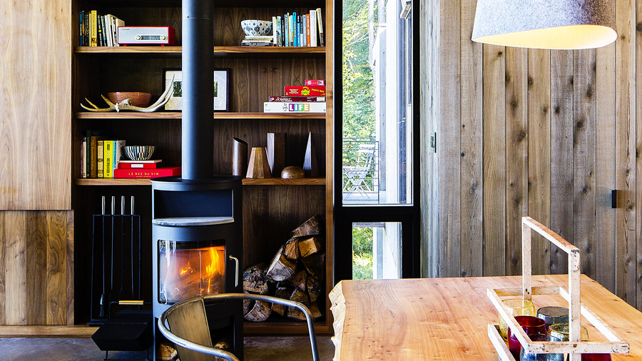 10 Super-Cozy Rustic Living Rooms