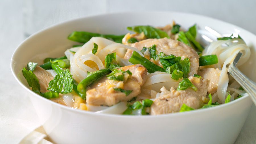 F&F winter: Southeast Asian Chicken and Noodles (0312) F&F winter: Southeast Asian Chicken and Noodles (0312)