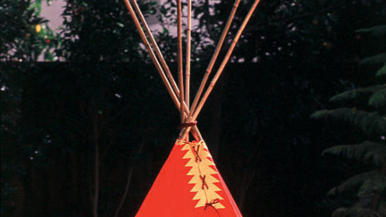 tipi-playhouse-tie-the-top