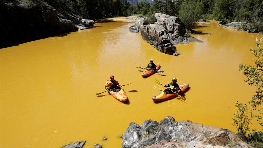 Mine waste contamination turns Colorado river completely orange