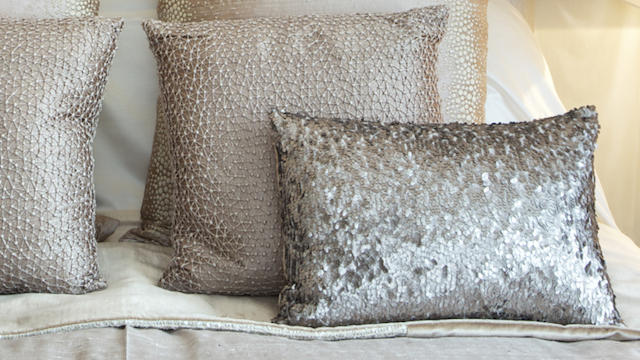See the color-changing pillows blowing everyone's minds