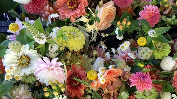 Behind the Scenes: DIY Wedding Flowers
