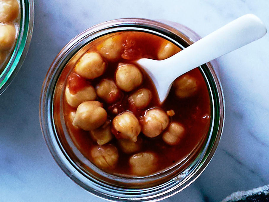 Saffron Tomato Chickpeas Recipe – Sunset Magazine