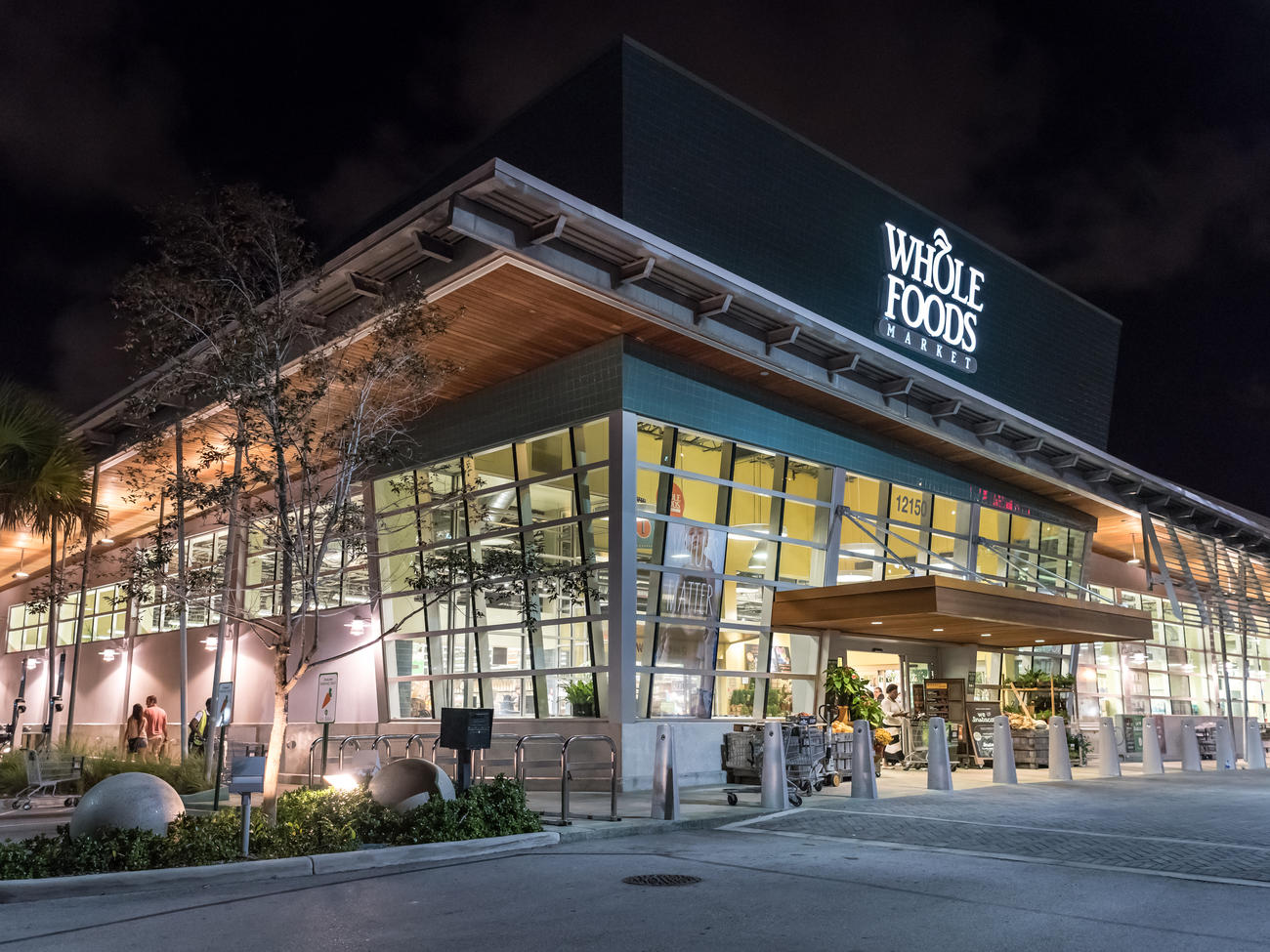 Whole Foods Is Introducing Curbside Grocery Pickup