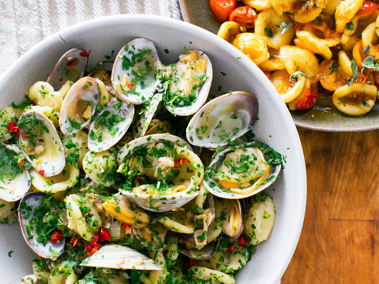 Orecchiette with Clams, Chiles, and Parsley Recipe – Sunset Magazine