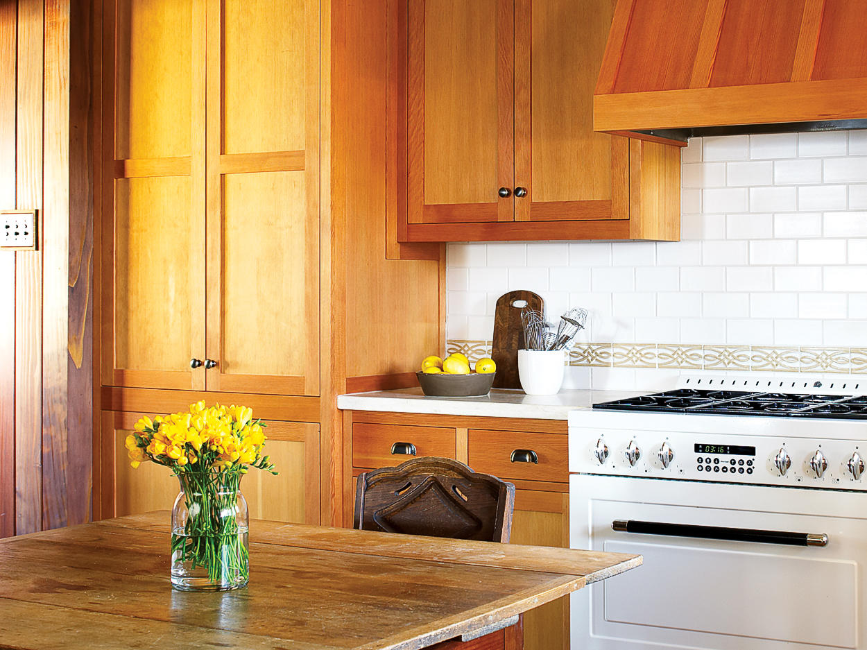 How to Repaint Kitchen Cabinets
