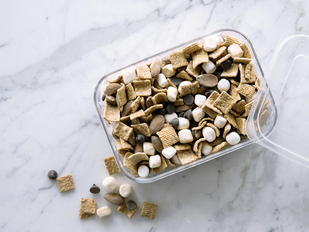 How to Make S’mores Trail Mix