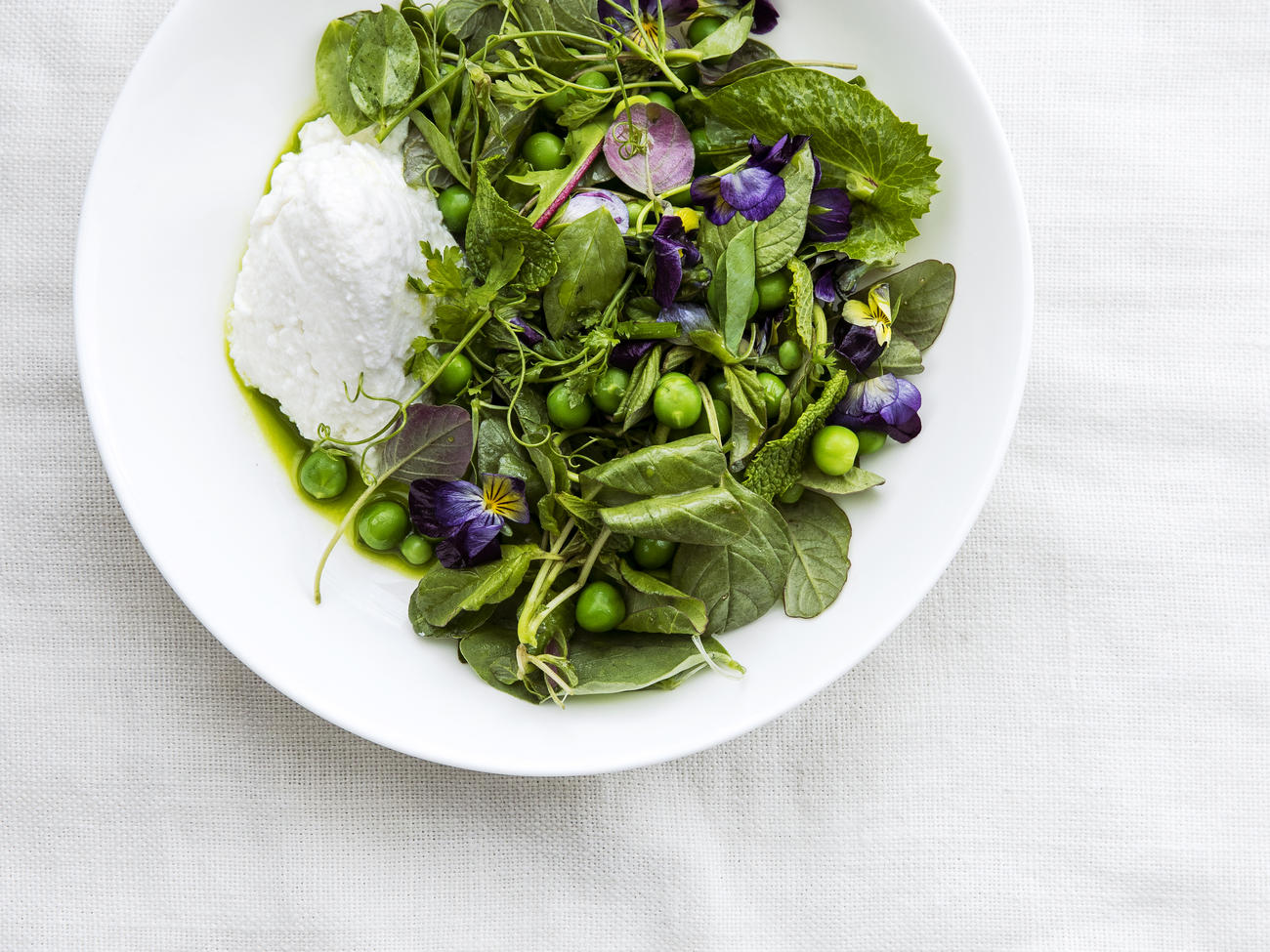11 Salad Recipes That Put the Taste of Spring Right onto Your Plate