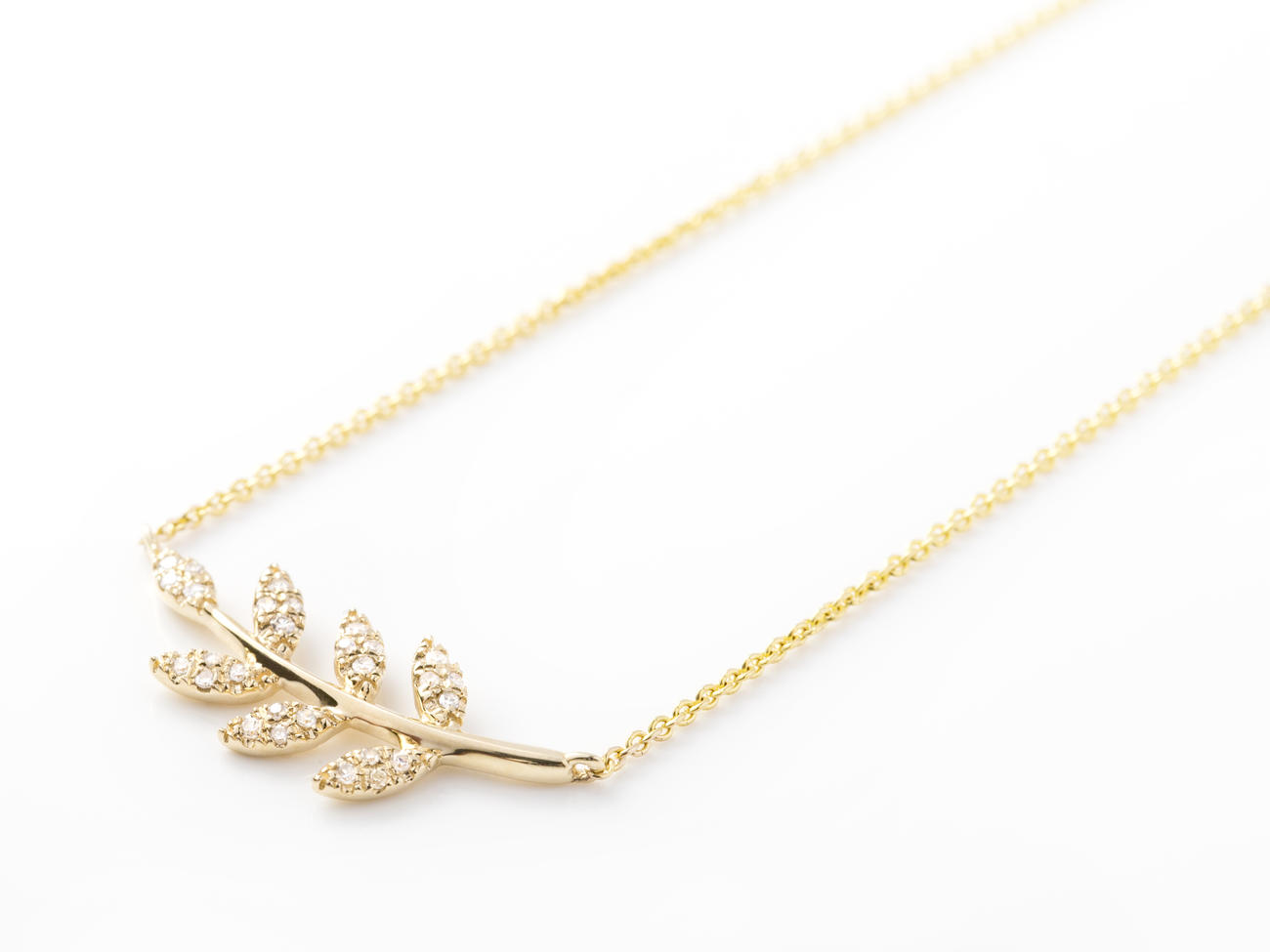 25 days of giveaways: Atheria Jewerly’s diamond leaf necklace