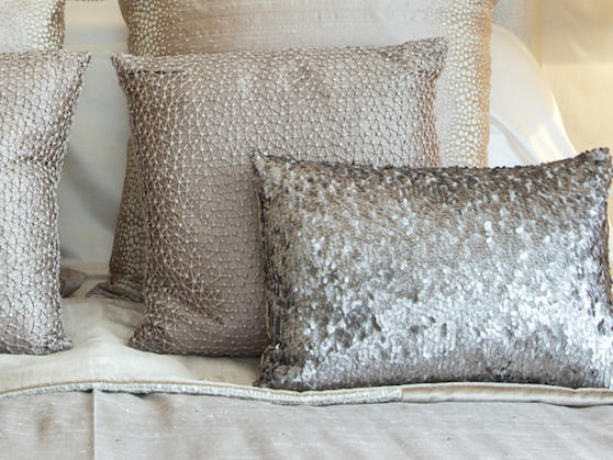 See the color-changing pillows blowing everyone’s minds