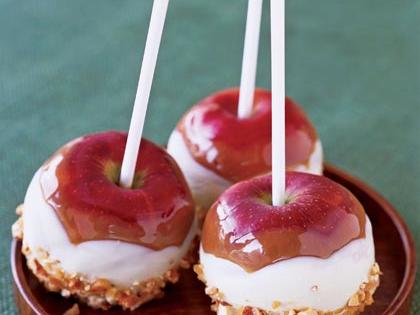 White Chocolate-Toffee Crunch Caramel Apples Recipe – Sunset Magazine