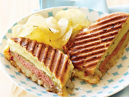 Roast Beef & Two-Chile Grilled Cheese on Onion Rolls Recipe – Sunset Magazine