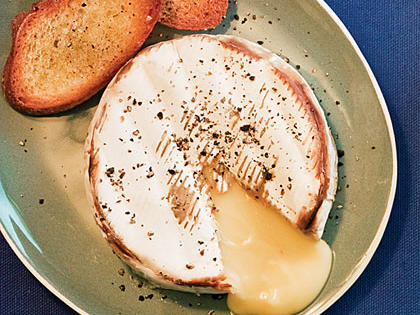 Quick Cheese Fondue Recipe – Sunset Magazine