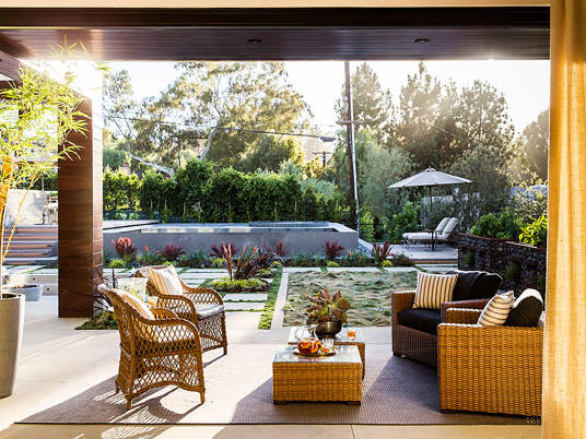 Contest: A Chance to Win a $500 Smith & Noble Gift Card