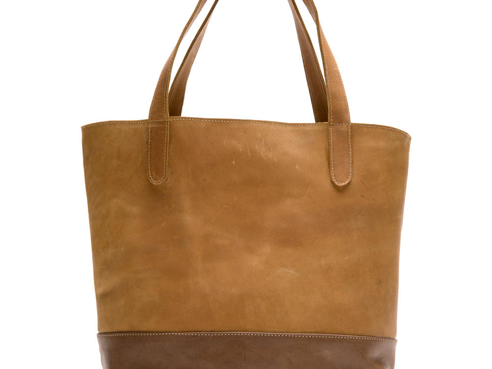 25 days of giveaways: Enrou’s Tigist leather tote