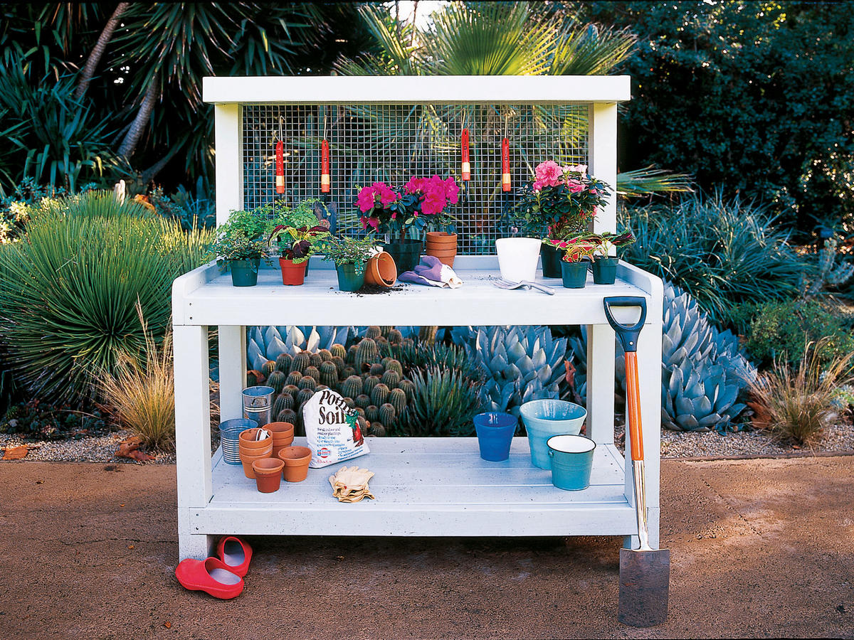 Backyard Potting Center - Sunset Magazine - Sunset Magazine