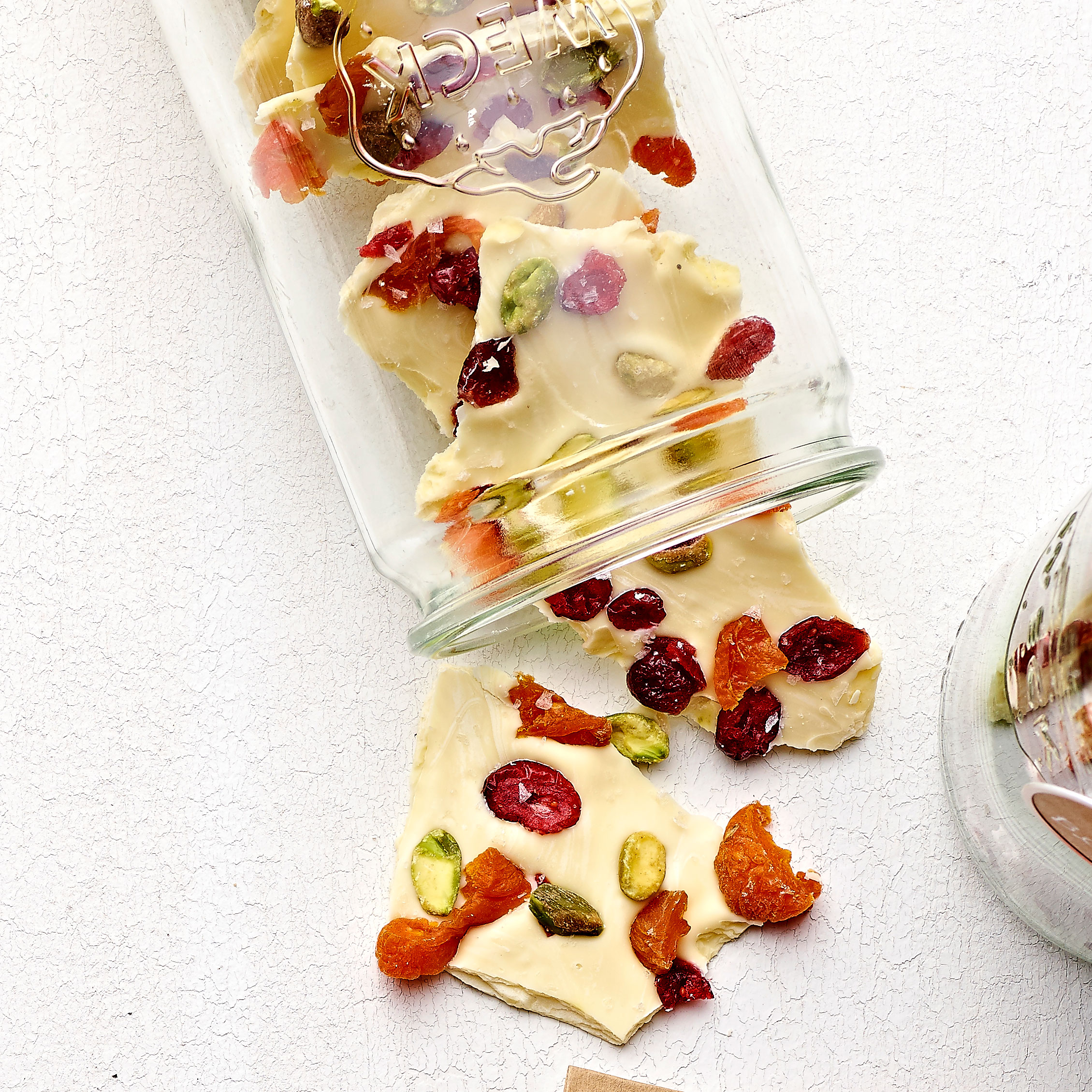 su-White Chocolate, Pistachio, and Apricot Bark
