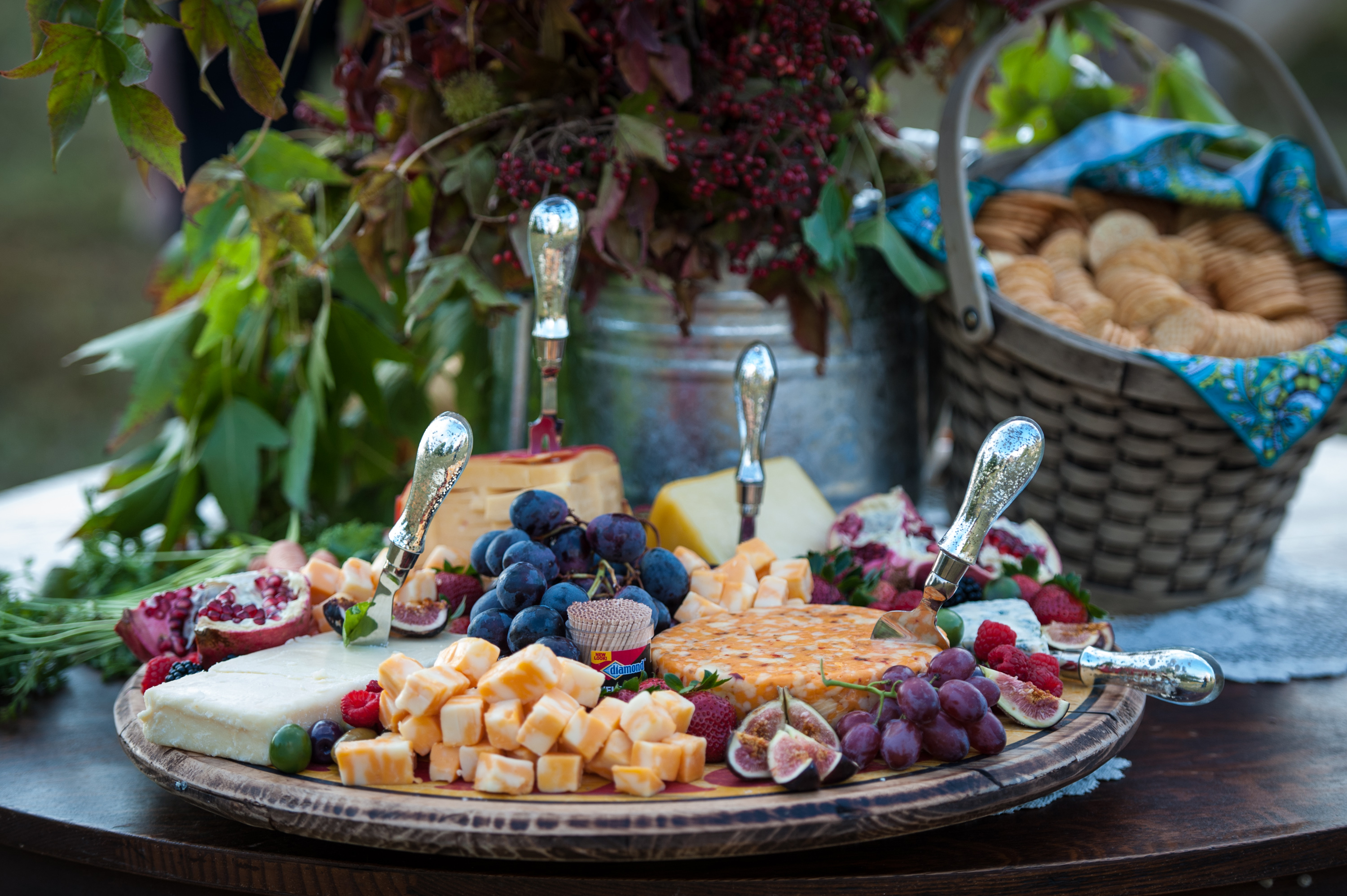 arrange-a-chic-buffet