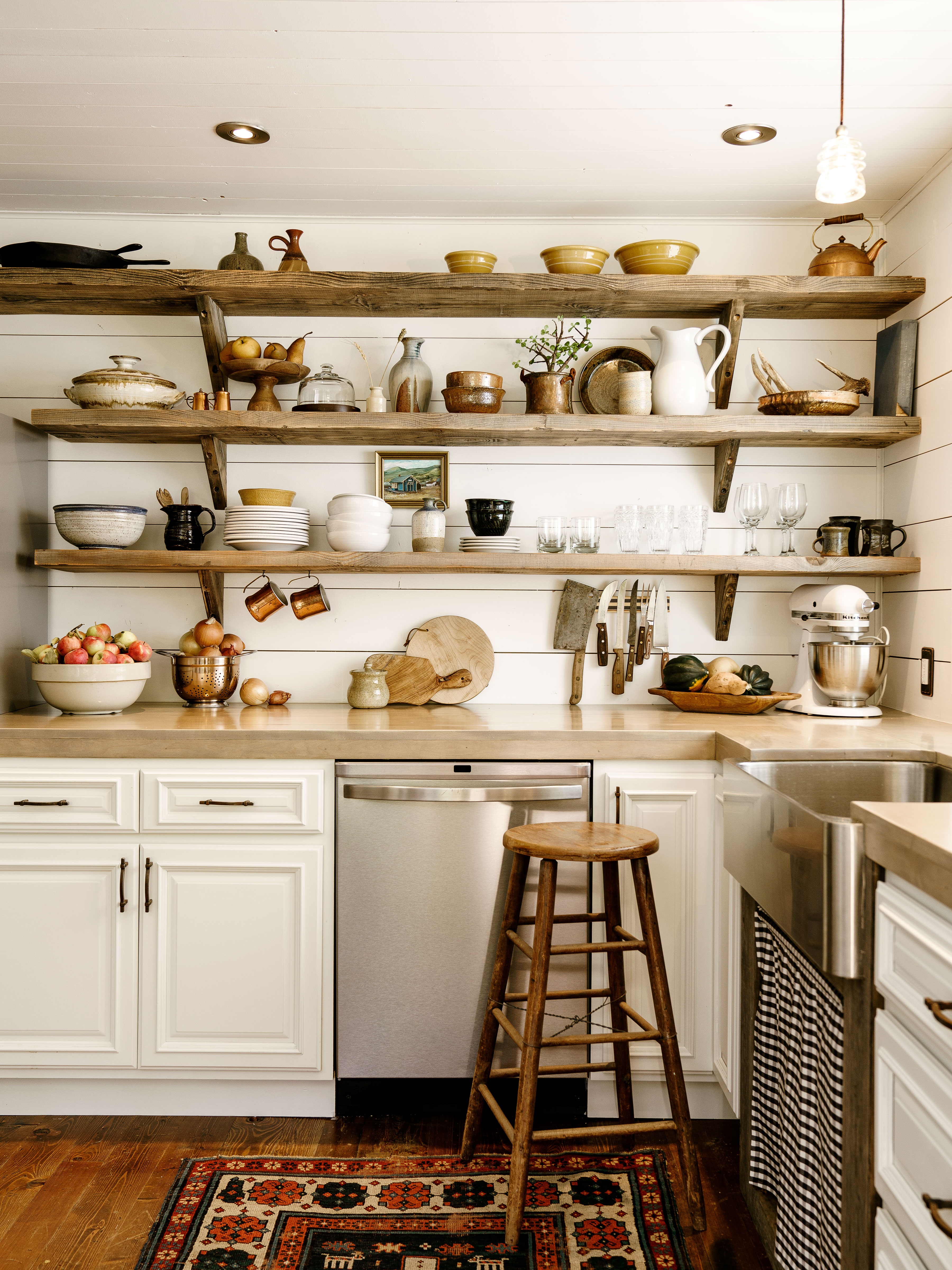 9 Cozy Farmhouse Ideas to Update Your Home