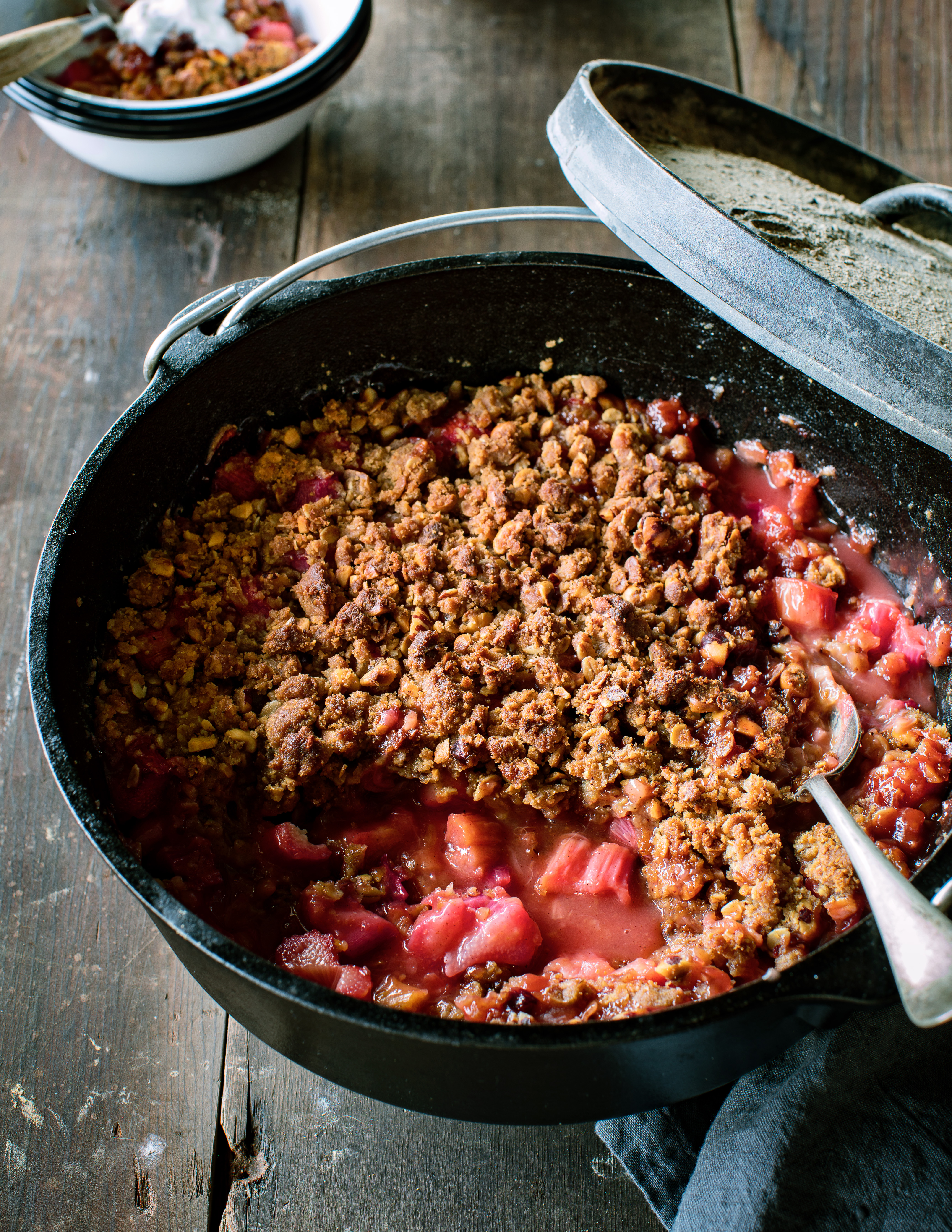 dutch-oven-rhubarb-and-hazelnut-crumble