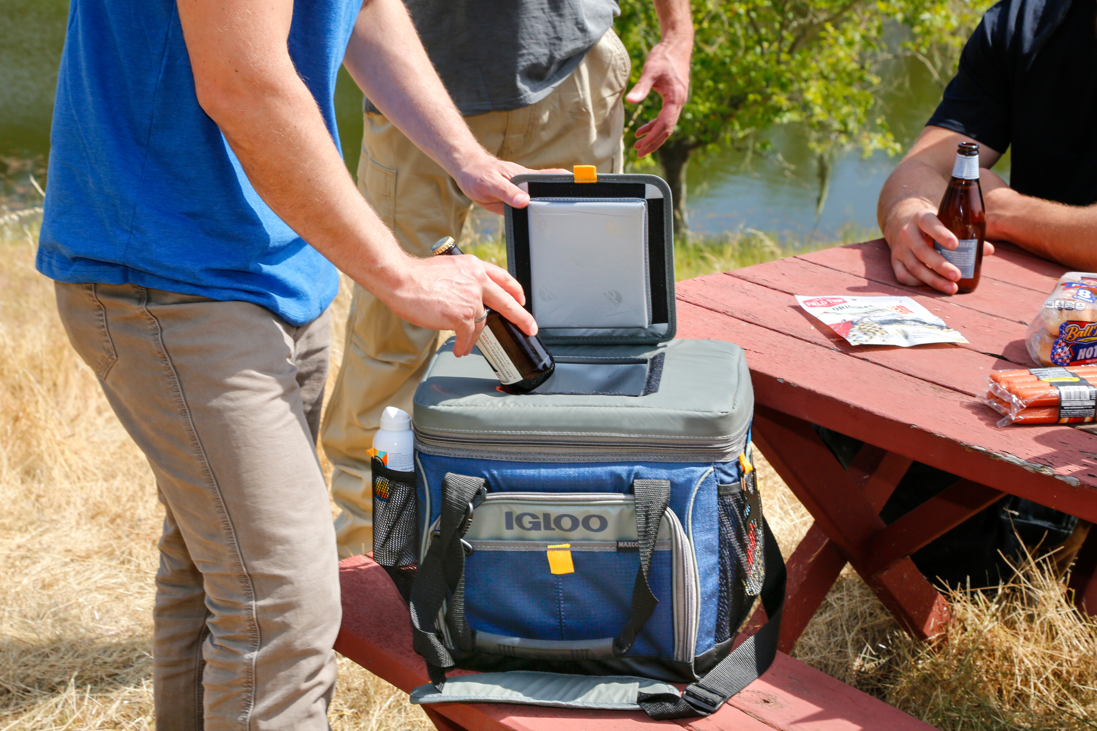 igloo-outdoorsman-square-30