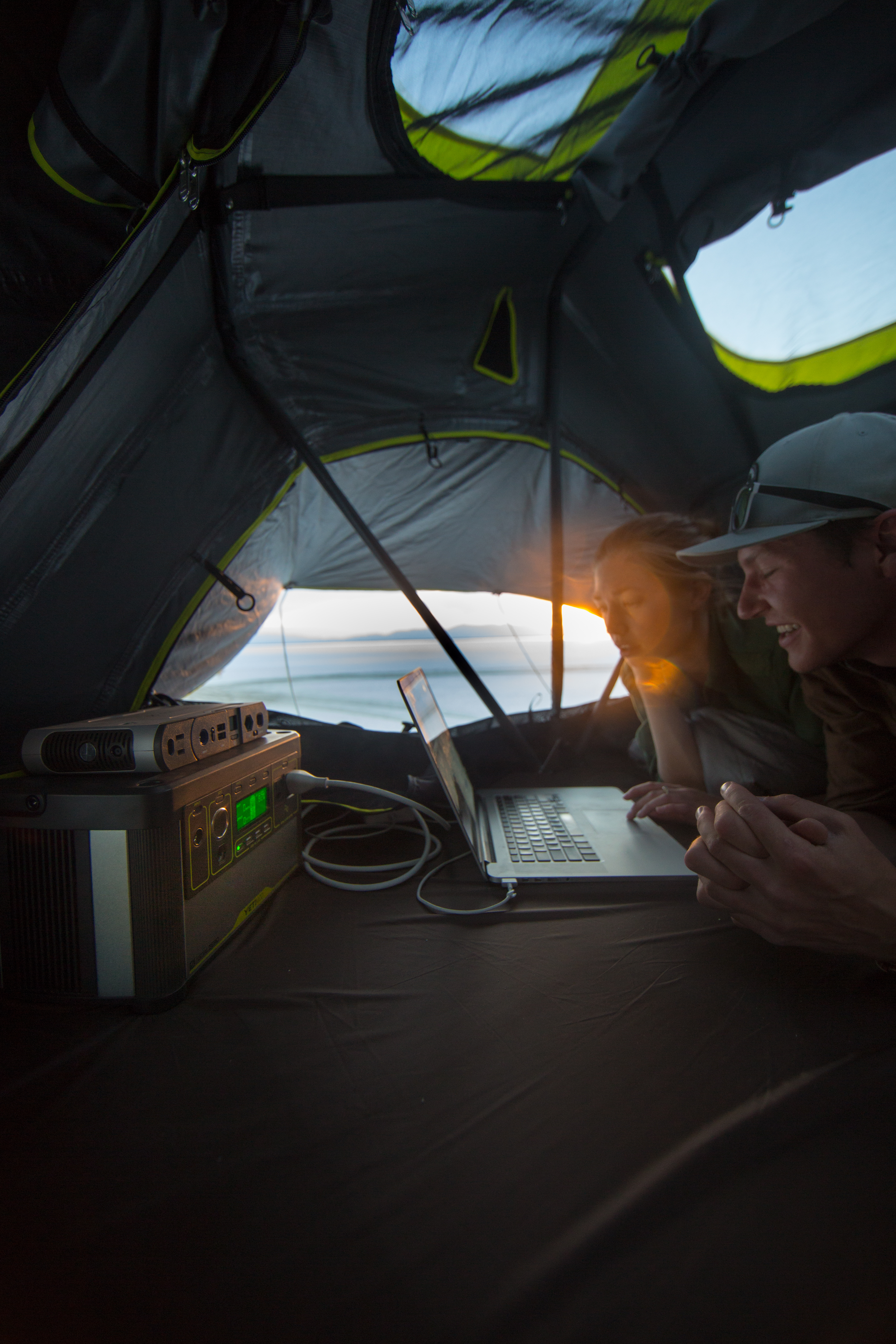 goal-zero-yeti-1400-lithium-power-station