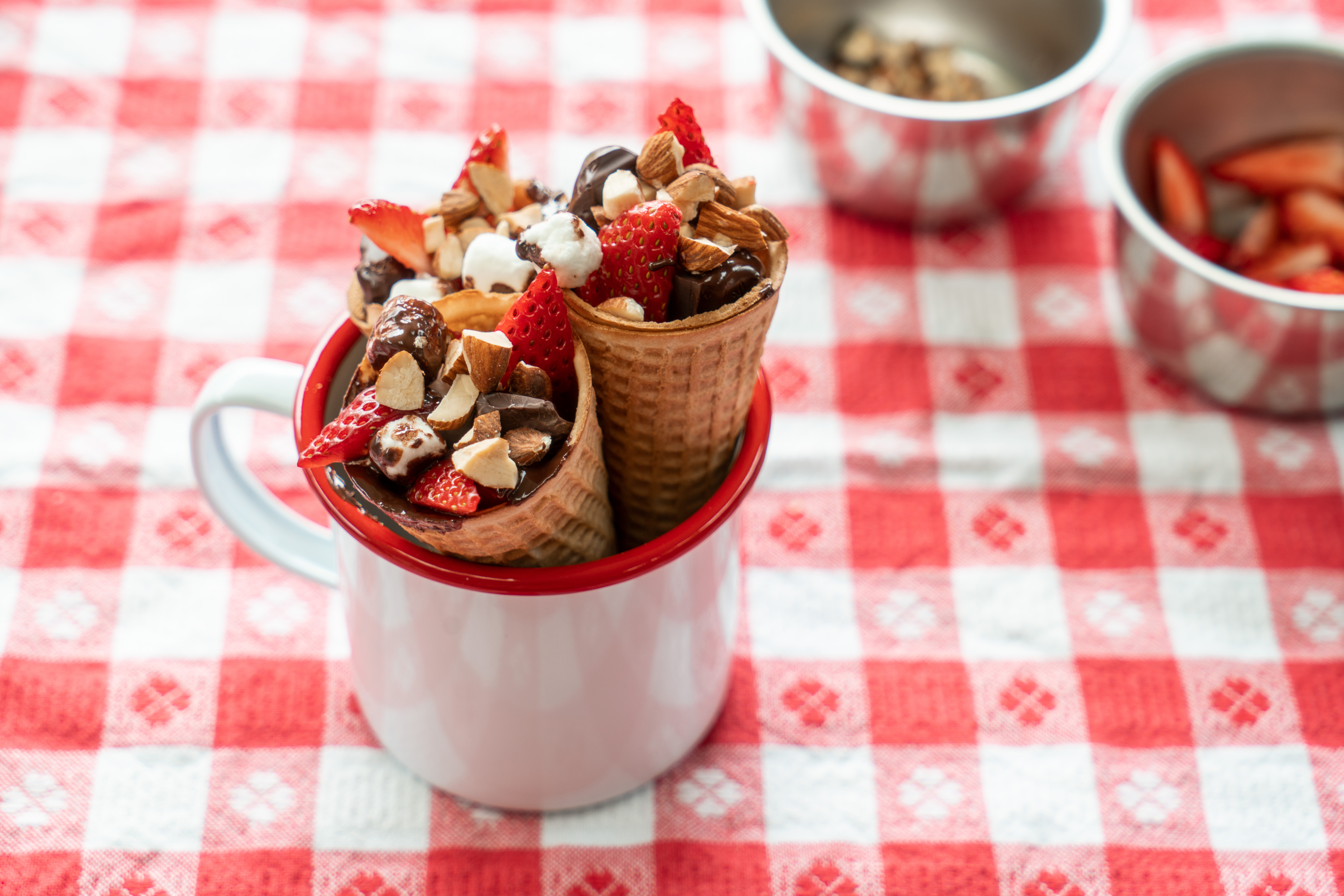 strawberry-and-dark-chocolate-campfire-cones