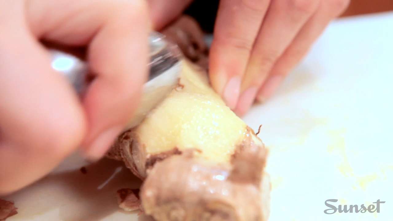 The fastest way to peel fresh ginger