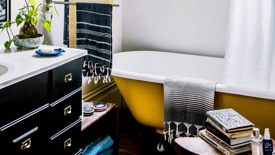 an-out-of-date-bathroom