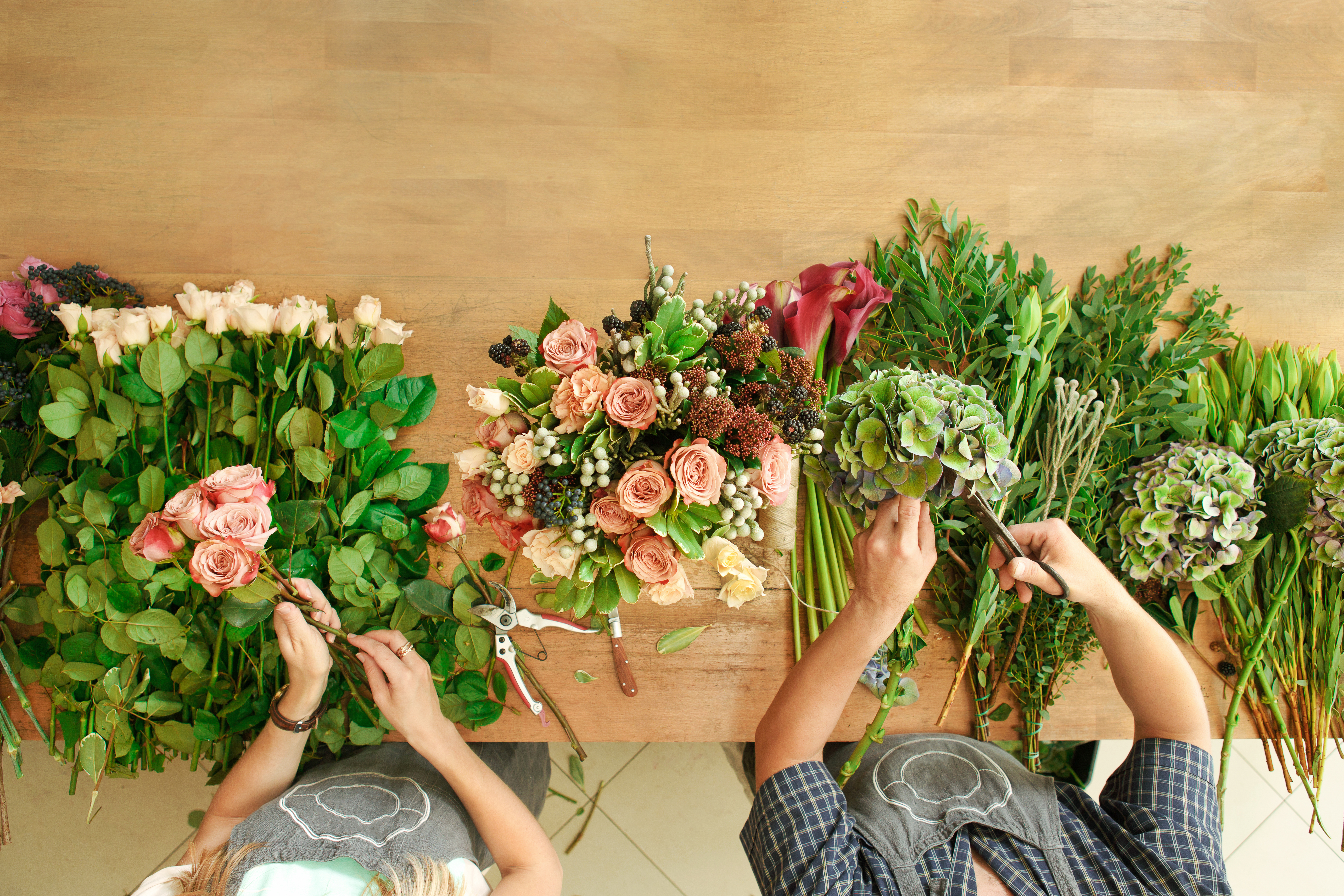 flower-mart-tour-arranging-workshop